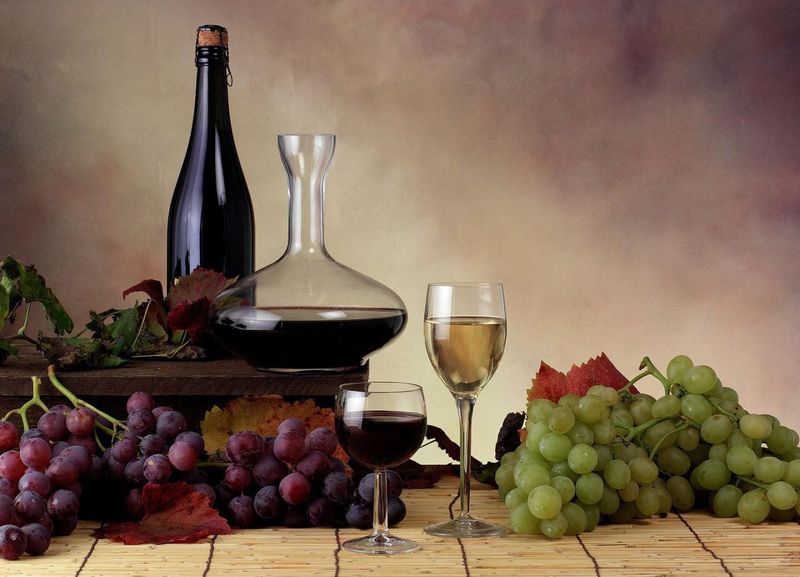 Когда целесообразно переливать вино?